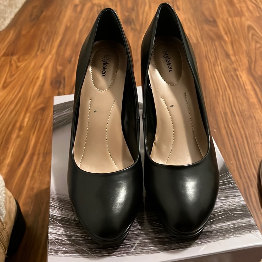 Simple Black Heels